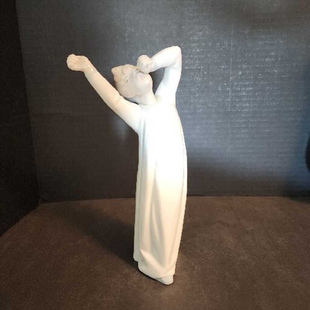 1977 LLADRO Spain BOY YAWNING Stretching Dots Ceramic 8.5” Figurine Retired 4870